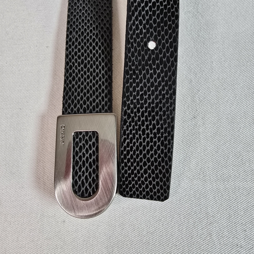 DKNY mens leather belt 813505 size X-Large in black_